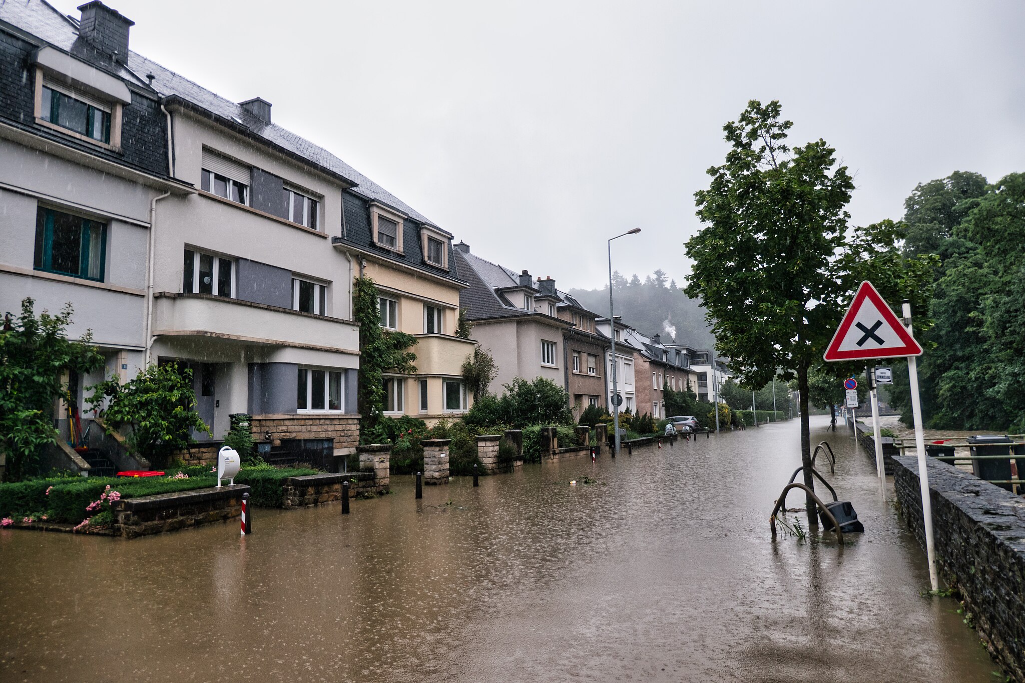 Luxemburgo: 24,5 millones de euros de daños indemnizados por las aseguradoras tras las inclemencias del tiempo de finales de junio A finales de junio, Luxemburgo fue golpeado por inclemencias del tiempo devastadoras. Estos eventos causaron daños considerables, estimados en 24,5 millones de euros, indemnizados por las aseguradoras. Este tema es crucial porque pone de relieve la importancia de […]